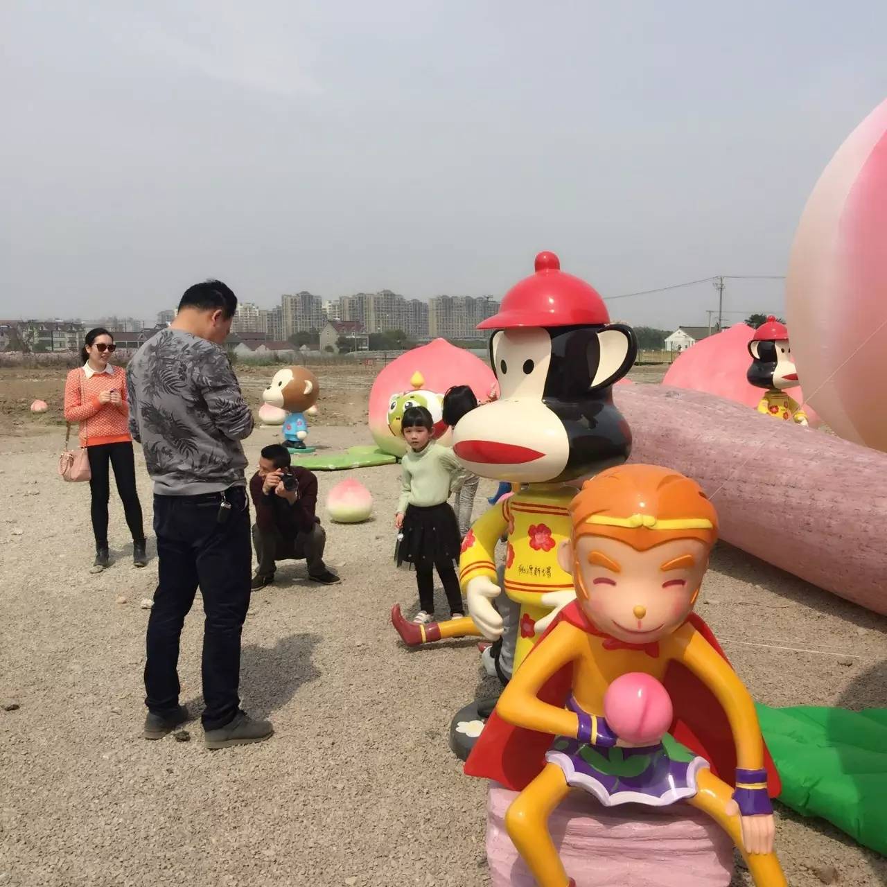 古鎮(zhèn)之外的新場，或許更有新意