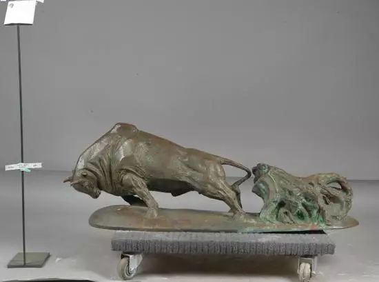 首屆全國(guó)雕塑藝術(shù)大展，雕塑講述的歷史，也許