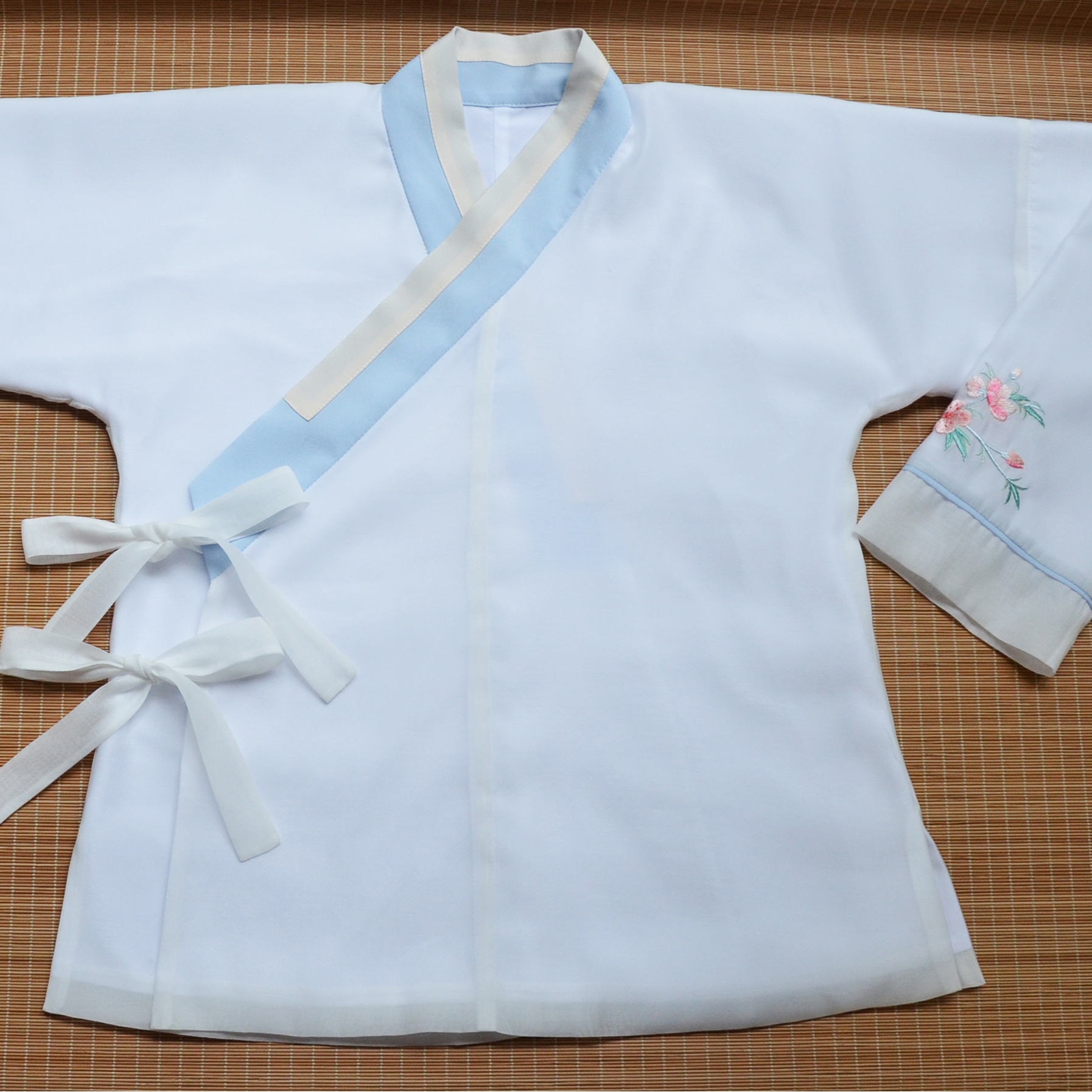 方領(lǐng)馬甲漢服，俏皮可愛漢服圖片