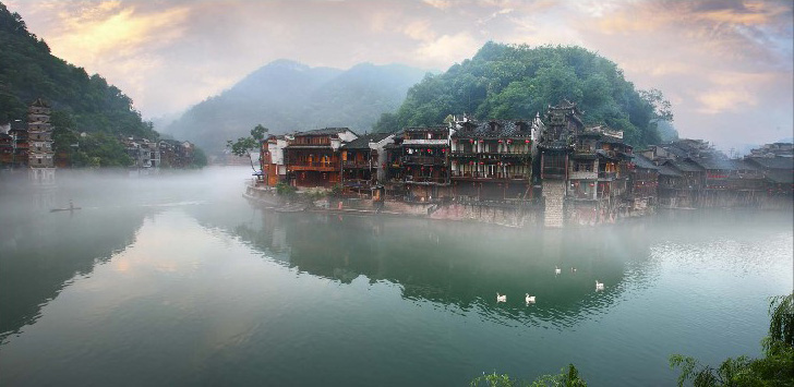 一座古香古色的古鎮(zhèn)，湖南鳳凰古城