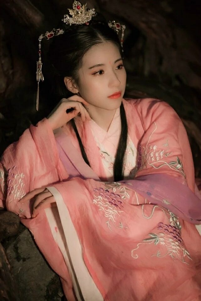 粉紅齊腰襦裙?jié)h服，魏晉風(fēng)大袖衫彩虹裙圖片