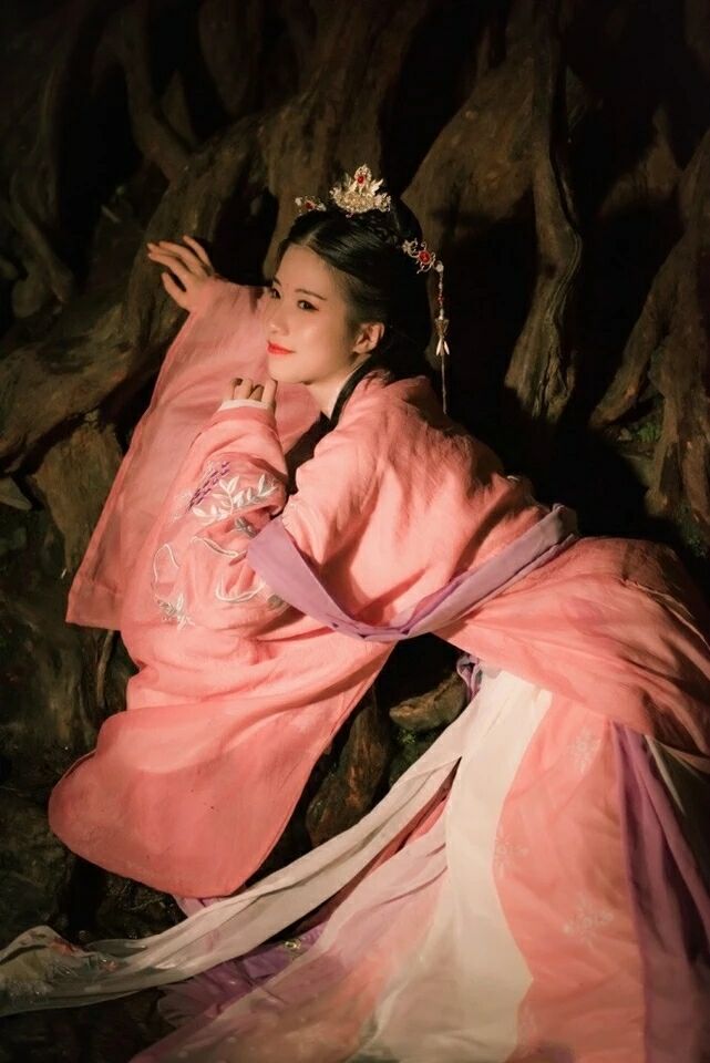 粉紅齊腰襦裙?jié)h服，魏晉風(fēng)大袖衫彩虹裙圖片