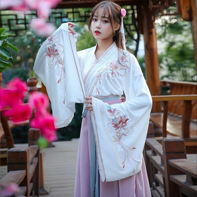 交領(lǐng)襦裙?jié)h服，粉紅清新淡雅漢服圖片