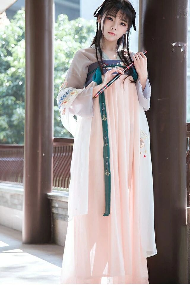 古風優(yōu)美淡雅，仙氣縹緲漢服