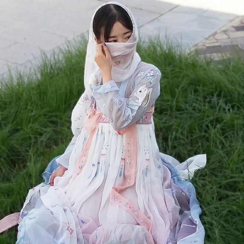 古風優(yōu)美淡雅，仙氣縹緲漢服