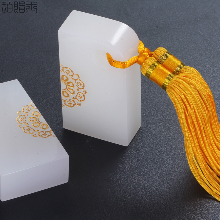 精品白玉婚慶對(duì)章