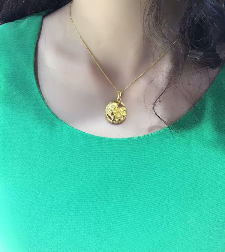 年年有余，鯉魚抱蓮花吊墜