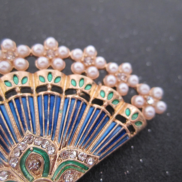 福連文苑扇子珍珠水鉆胸針