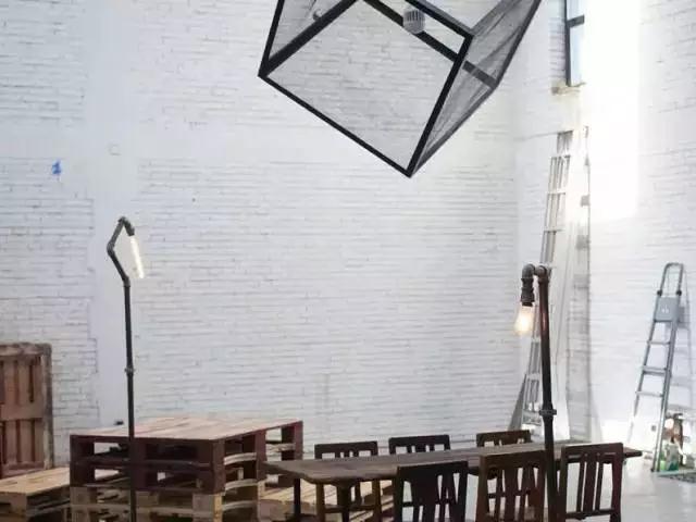 北皋一號(hào)的國際藝術(shù)區(qū)“有肉食堂”