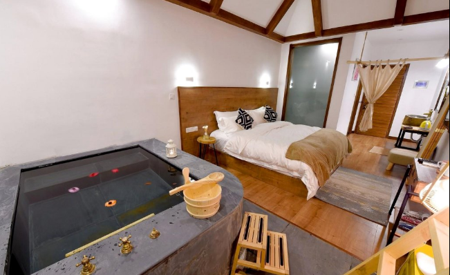 南京L.A.B.樂(lè)泊溫泉民宿