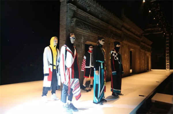 2017年中國美術學院畢業(yè)展開幕式現(xiàn)場（海量套圖