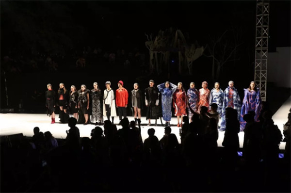 2017年中國美術學院畢業(yè)展開幕式現(xiàn)場（海量套圖