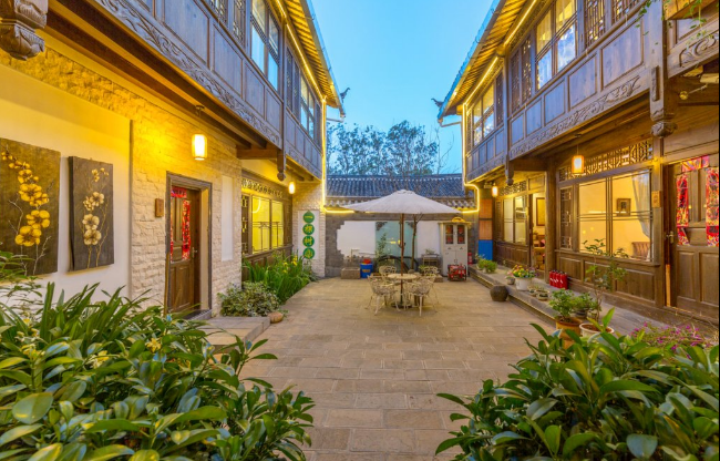 麗江國(guó)色天香精品民宿(觀云店）