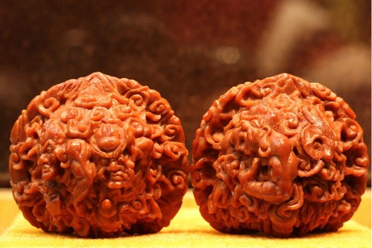 精品金毛雕刻收藏級文玩核桃