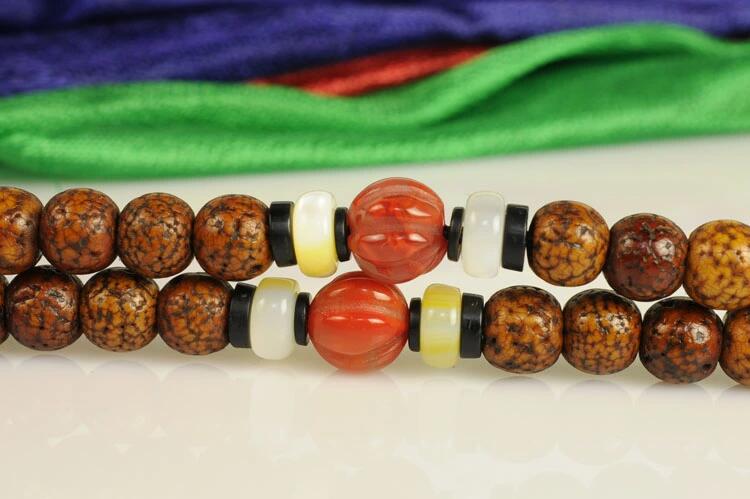 什么是星月菩提？原生態(tài)藏傳爆老星月菩提