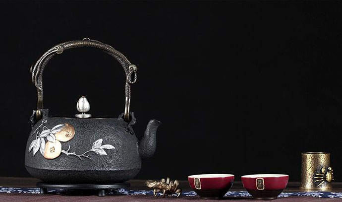 日本鐵壺純手工鑲銀茶壺，日本鐵壺歷史