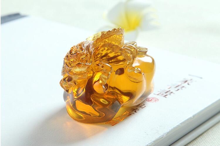 緬甸琥珀獨(dú)占鰲頭吊墜，緬甸琥珀的鑒別方法