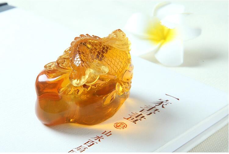 緬甸琥珀獨(dú)占鰲頭吊墜，緬甸琥珀的鑒別方法