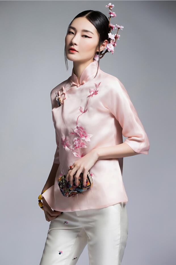 福連文苑復(fù)古七分袖真絲刺繡改良唐裝女