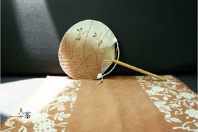 福連文苑復(fù)古刺繡和風(fēng)扇