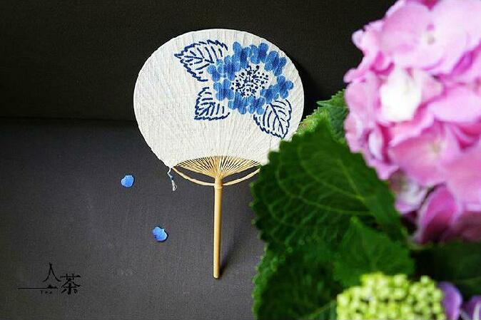 福連文苑復(fù)古刺繡和風(fēng)扇