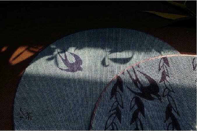 福連文苑復(fù)古刺繡和風(fēng)扇