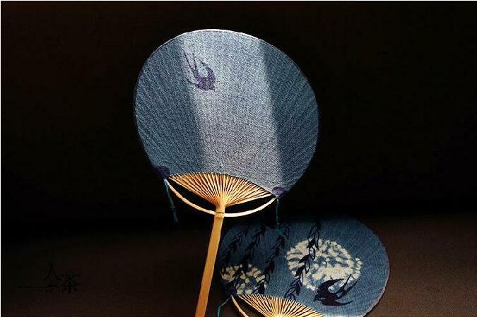 福連文苑復(fù)古刺繡和風(fēng)扇