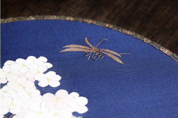 福連文苑藍(lán)底繡球花緙絲團(tuán)扇