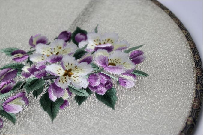 福連文苑雙面手繡海棠花團(tuán)扇