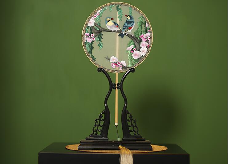 福連文苑手工刺繡真絲團(tuán)扇