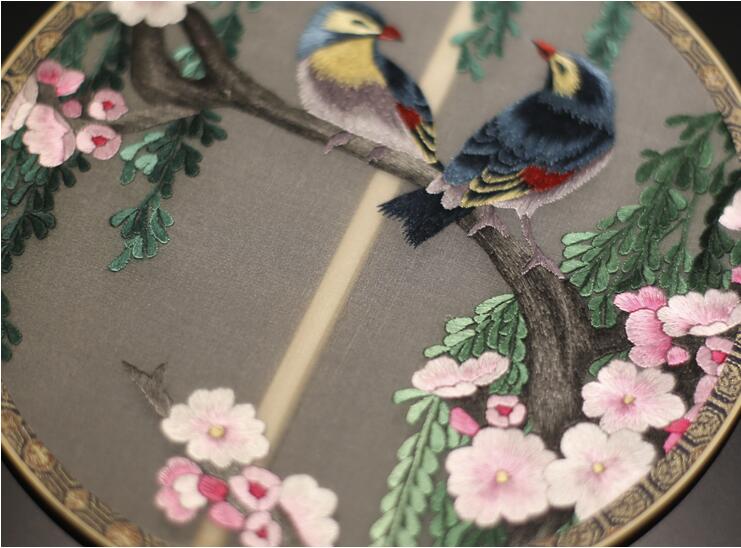 福連文苑手工刺繡真絲團(tuán)扇