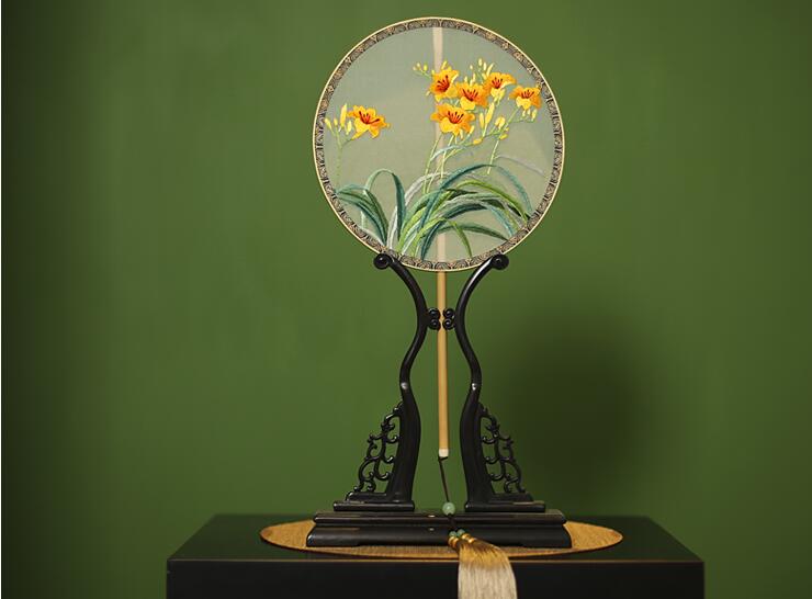 福連文苑手工刺繡真絲團(tuán)扇