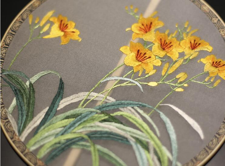 福連文苑手工刺繡真絲團(tuán)扇