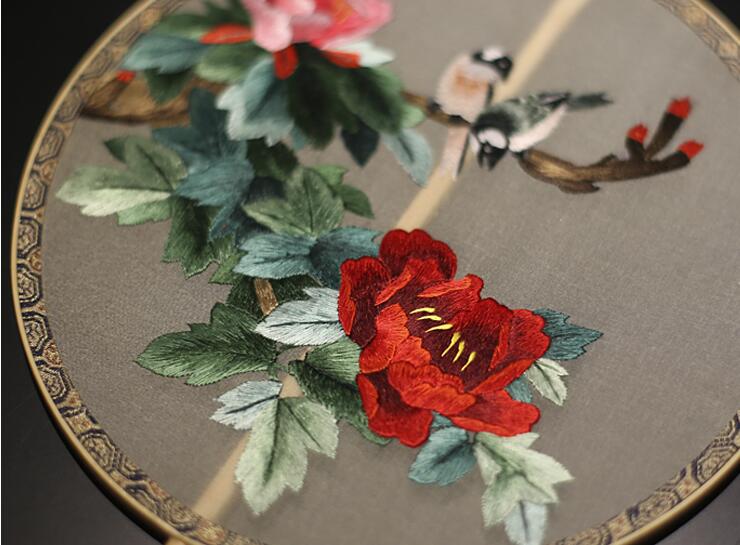 福連文苑手工刺繡真絲團(tuán)扇