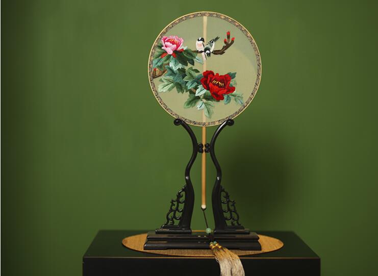 福連文苑手工刺繡真絲團(tuán)扇