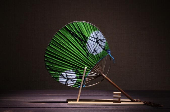 布面工藝日式團(tuán)扇仕女扇