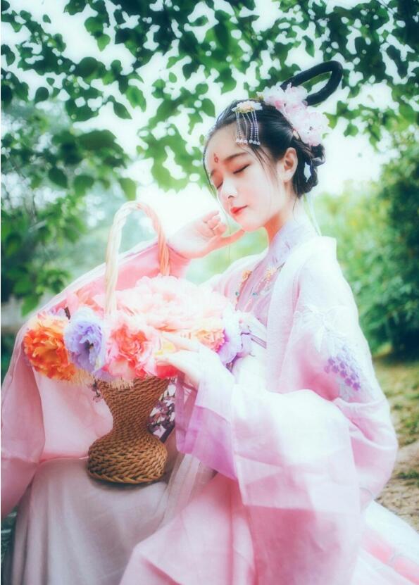 徐嬌漢服古裝圖片，福連文苑圖片