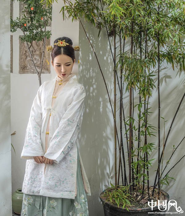 繡花長褙子襦裙襖裙