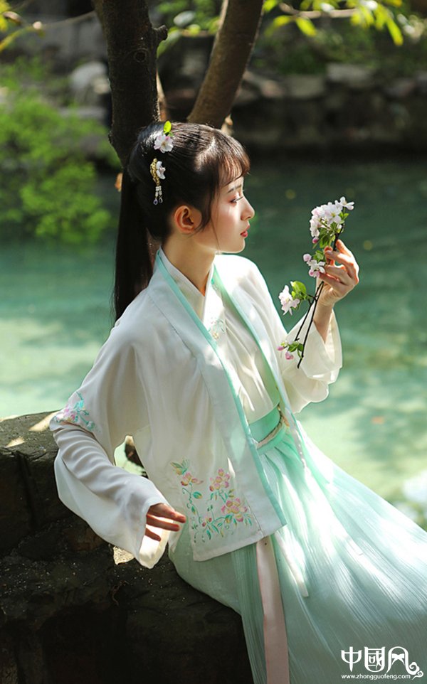 改良漢服交領(lǐng)襦裙 對襟半臂齊腰