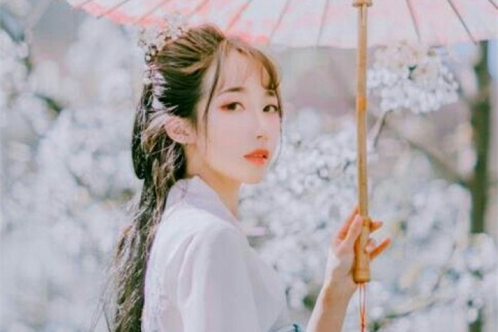 俏麗女子真人古風(fēng)頭像，婉風(fēng)流轉(zhuǎn)女生頭像