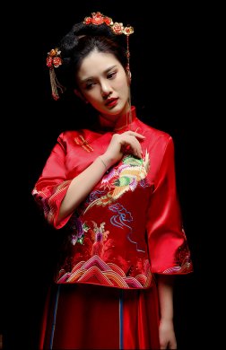 鳳凰刺繡新娘禮服，古典大氣中式禮服