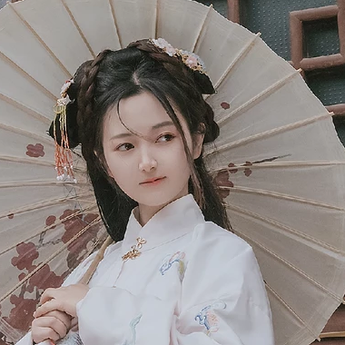 甜美可愛帶傘團扇女生頭像，唯美古風真人頭像