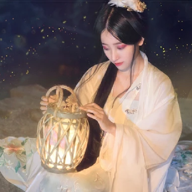 流螢白衣提燈少女頭像，唯美古風真人頭像