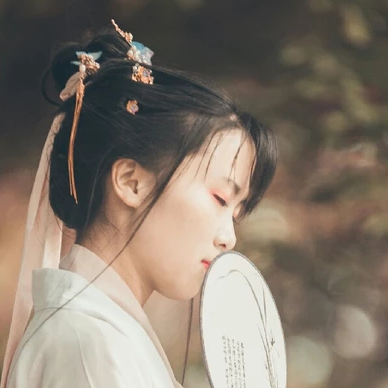淡雅清新文藝帶團(tuán)扇女生頭像，唯美古風(fēng)頭像