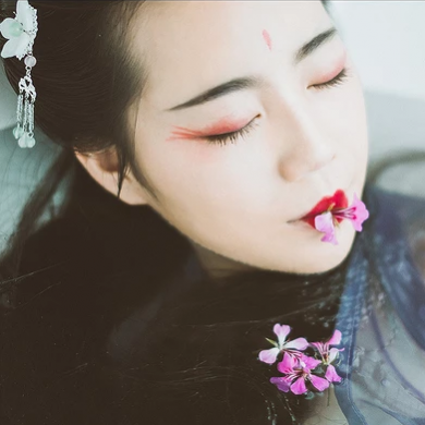 金魚妖艷的女子頭像，唯美古風真人頭像