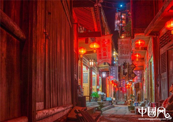 千年一 夢，醉在龔灘古鎮(zhèn)紅樓客棧