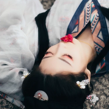 年華沉浮女子頭像，唯美古風(fēng)真人頭像