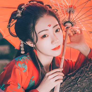 嬌艷紅衣帶傘生頭像，唯美古風真人頭像