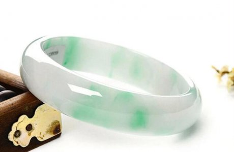 果敢翡翠，冰糯種飄花玉手鐲