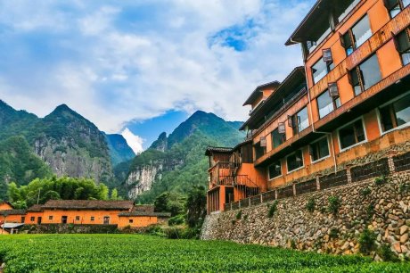 閑思居民宿，暢游在清涼山泉